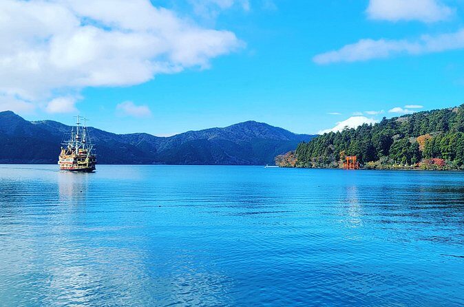 Mount fuji and Hakone Full day private sightseeing tour - Lake Ashinoko: Pirate-Boat Views Plus Ropeway and Cable Car Timing
