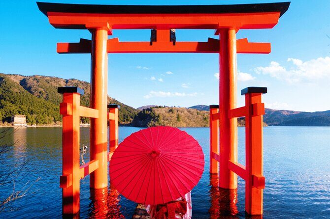 Tokyo: Mt. Fuji Cruise & Hakone Ropeway Day Trip by Bus - Moto-Hakone Port Lunch and the Pirate-Ship Cruise
